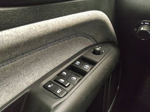 Used 2024 Jeep Compass Sport AWD/4WD image 27