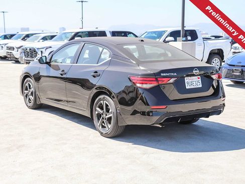Used 2025 Nissan Sentra SV FWD image 8