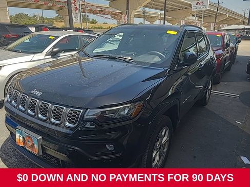 Used 2025 Jeep Compass Latitude w/ Sun & Sound Group AWD/4WD image 1