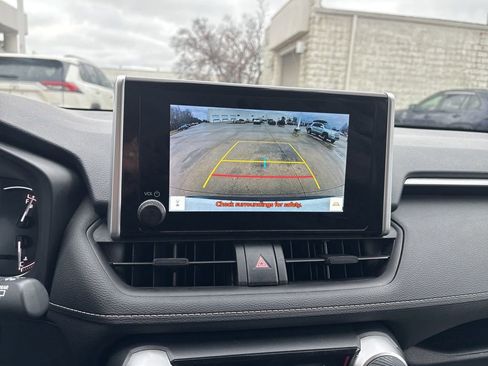 Used 2024 Toyota RAV4 LE image 18