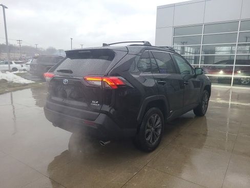 Used 2024 Toyota RAV4 XLE Premium image 7