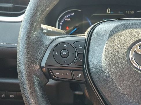 Used 2025 Toyota RAV4 XLE AWD/4WD image 19