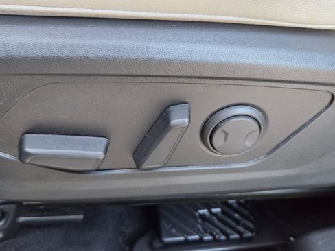 Used 2022 Hyundai Tucson SEL w/ Convenience + Premium Package FWD image 12