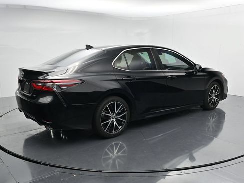 Used 2022 Toyota Camry SE FWD image 8