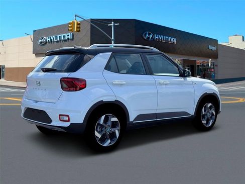 New 2026 Hyundai Venue SEL FWD image 8