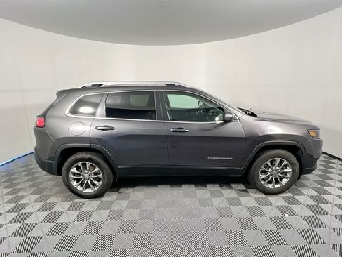 Used 2019 Jeep Cherokee Latitude Plus w/ Comfort/Convenience Group AWD/4WD image 2