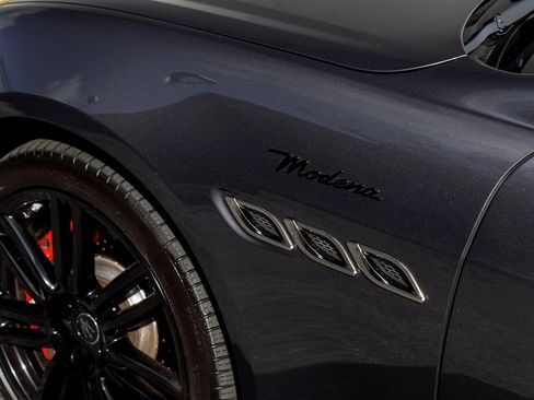 Used 2022 Maserati Quattroporte Modena image 14