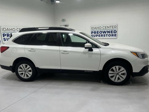 Used 2015 Subaru Outback 2.5i Premium AWD/4WD image 9