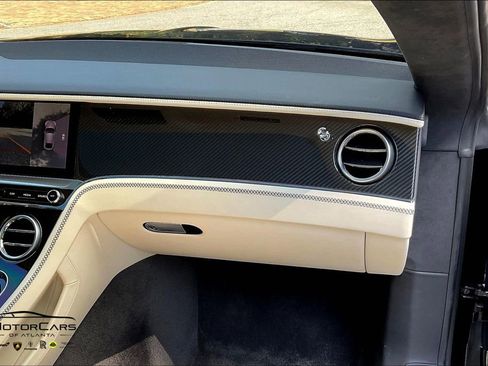 Used 2021 Bentley Continental GT image 15