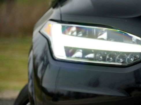 Used 2020 Volvo XC90 T5 Momentum w/ Protection Package Premier image 3