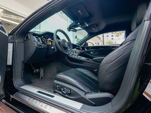 Used 2020 Bentley Continental GT V8 image 57