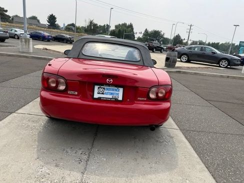 Used 2005 MAZDA MX-5 Miata w/ Convenience Pkg RWD image 7