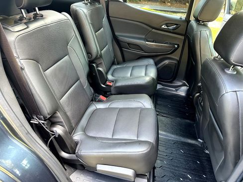 Used 2019 GMC Acadia SLT w/ Black Edition image 27