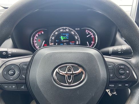 Used 2023 Toyota RAV4 LE image 13