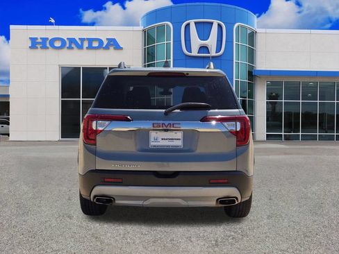 Used 2023 GMC Acadia SLE w/ Driver Convenience Package FWD image 4