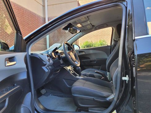 Used 2012 Chevrolet Sonic LT image 4