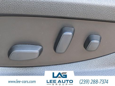 Used 2020 Chevrolet Tahoe LT w/ Luxury Package RWD image 18