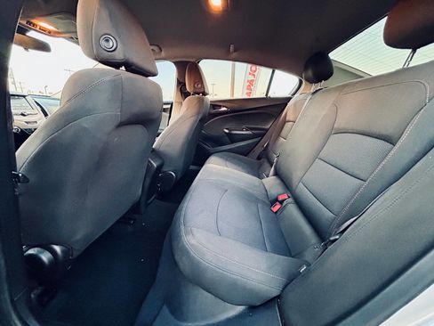 Used 2016 Chevrolet Cruze LS image 17