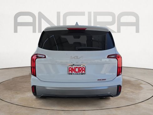 Certified 2025 Kia Telluride LX image 7