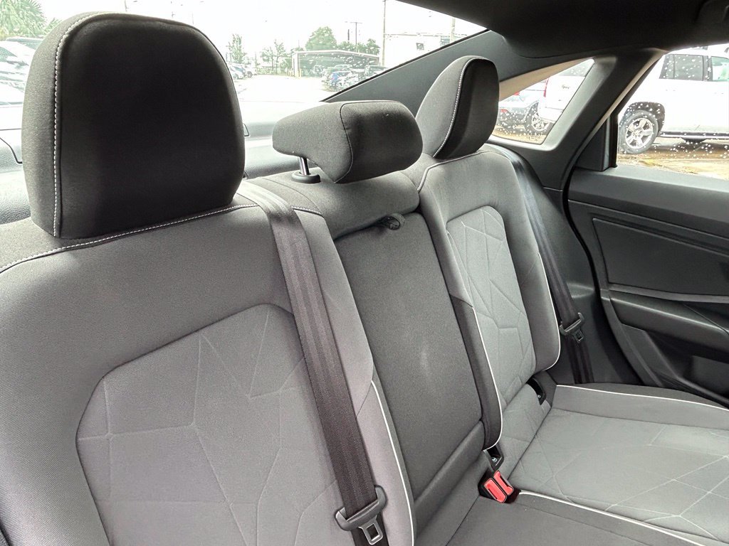 Used 2026 Volkswagen Jetta SE FWD image 40