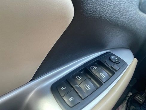 Used 2013 Dodge Journey SE image 12