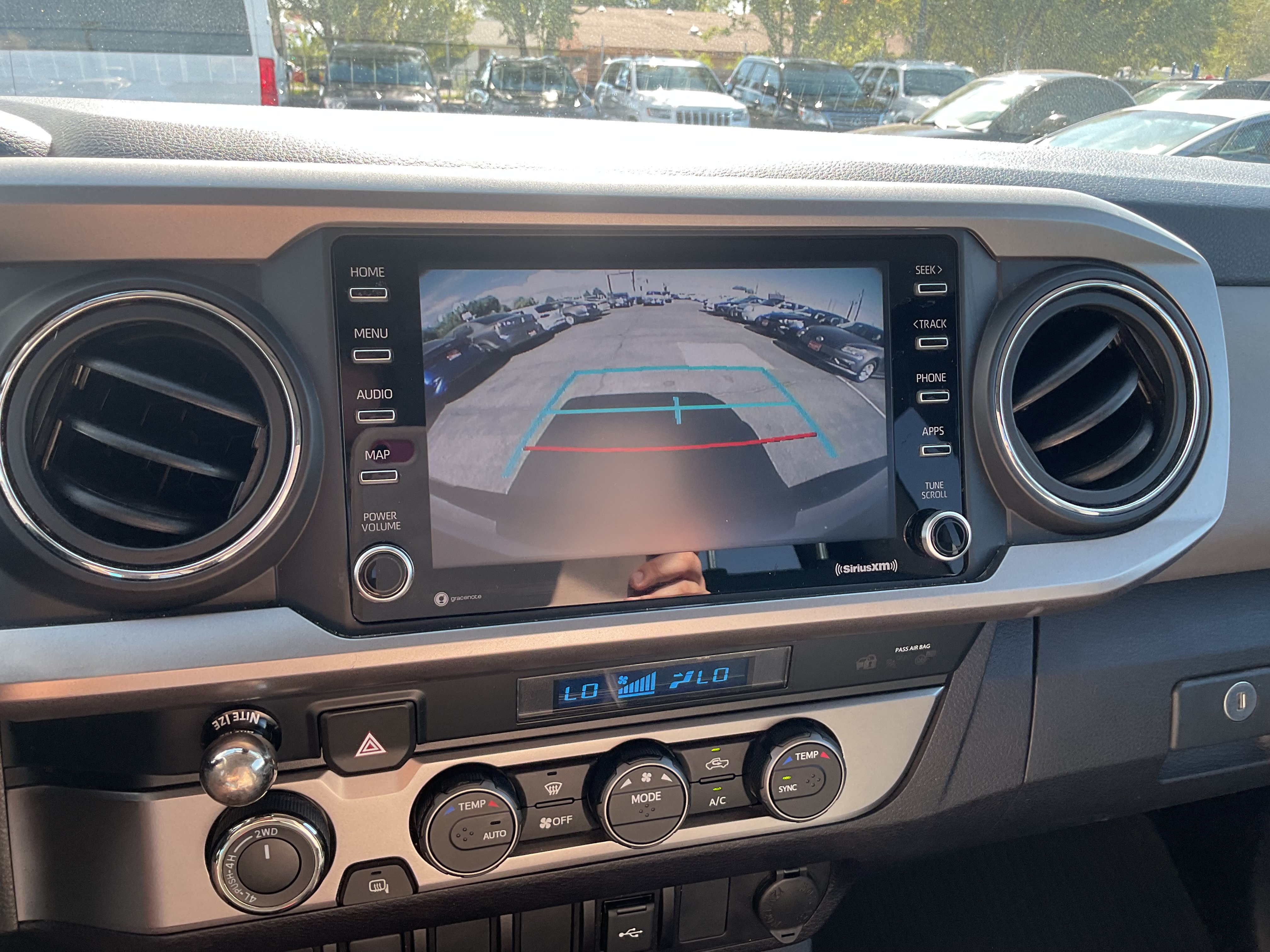 Used 2021 Toyota Tacoma SR5 AWD/4WD image 16