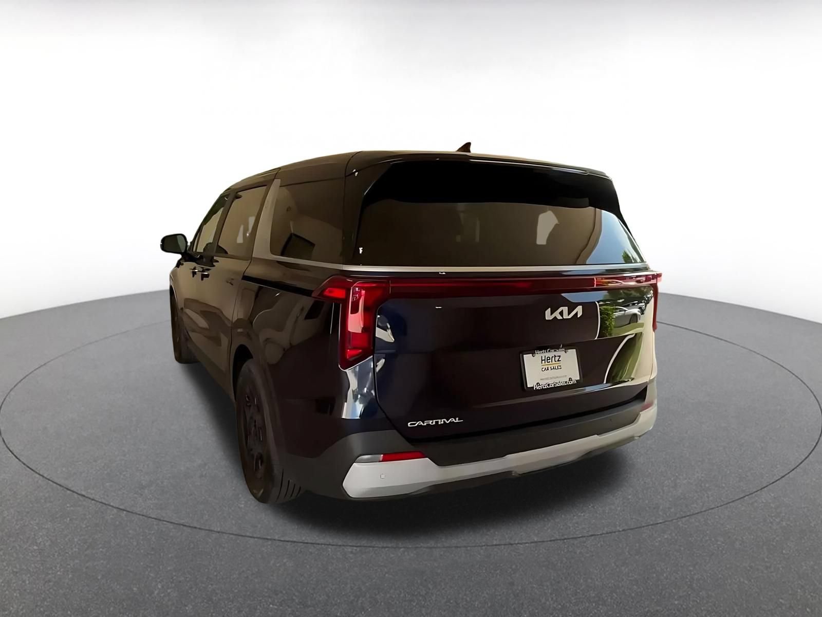 Used 2026 Kia Carnival FWD image 10