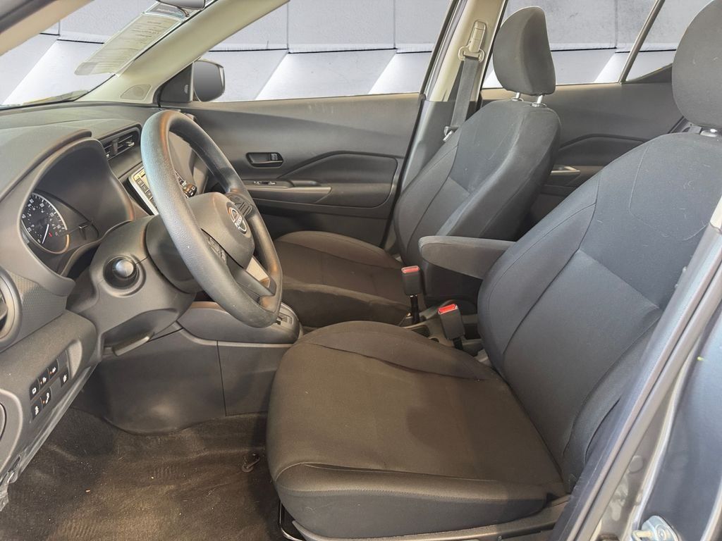 Used 2025 Nissan Kicks Play S FWD image 7