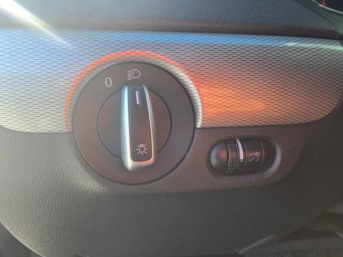 Used 2017 Volkswagen Jetta S w/ Jetta S Cold Weather Package FWD image 39