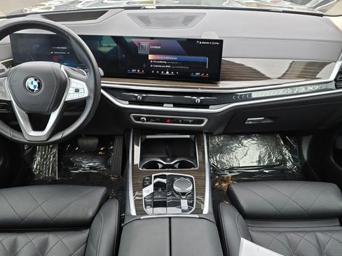 Used 2024 BMW X7 xDrive40i w/ Premium Package AWD/4WD image 18