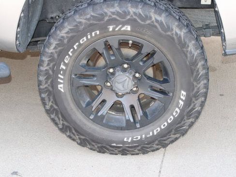 Used 2016 Toyota Tacoma SR5 w/ Towing Package image 25