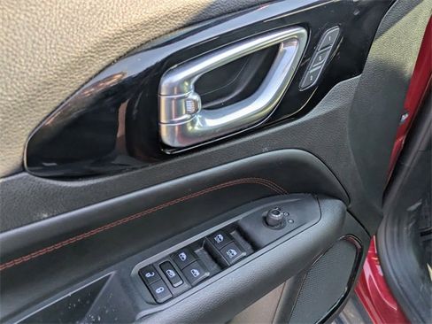 Used 2025 Jeep Compass Trailhawk w/ Trailhawk Elite Group image 11