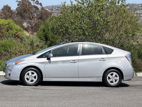 Used 2011 Toyota Prius Four w/ Solar Roof Pkg FWD image 4