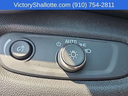 Used 2026 Chevrolet Trax ACTIV w/ Sunroof Package FWD image 16