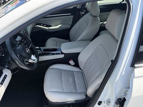 Certified 2023 Nissan Altima 2.5 SL FWD image 14