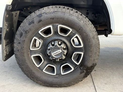Used 2024 Ford F350 Platinum image 7