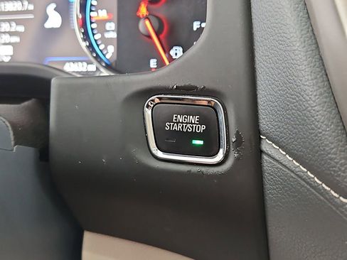 Used 2022 GMC Acadia Denali w/ Denali Technology Package FWD image 22