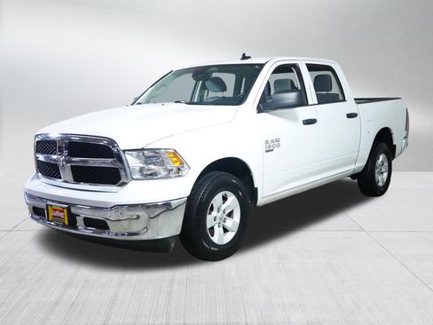 Used 2023 RAM 1500 Classic SLT w/ Electronics Group AWD/4WD image 3