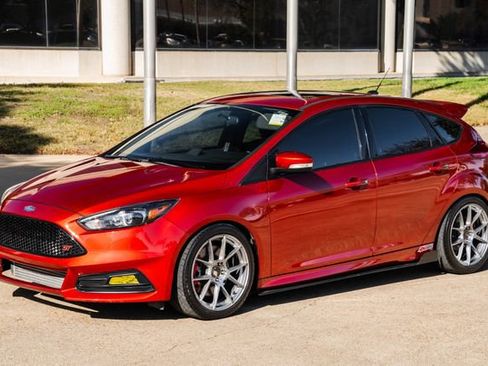 Used 2018 Ford Focus ST w/ Equipment Group 401A image 55