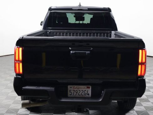 Used 2025 Toyota Tacoma SR5 image 5