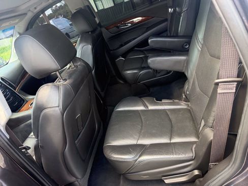 Used 2015 Cadillac Escalade Luxury AWD/4WD image 20