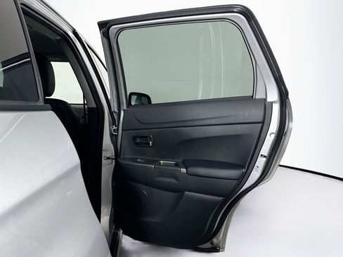 Used 2025 Mitsubishi Outlander Sport SE image 28