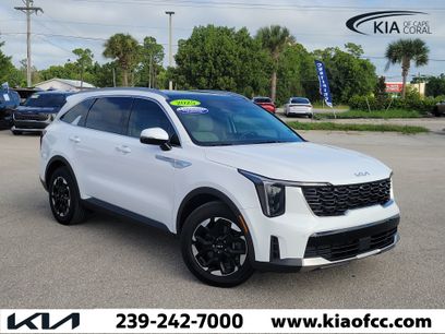 Certified 2025 Kia Sorento S w/ Panoramic Sunroof Package