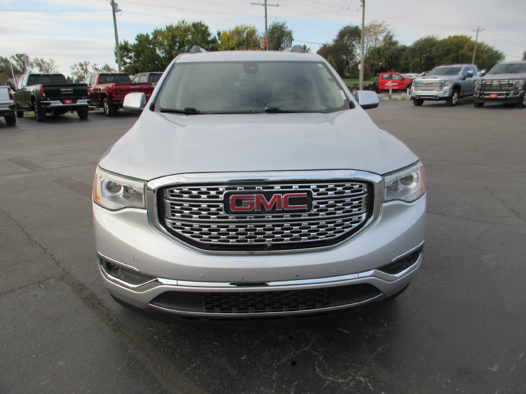 Certified 2017 GMC Acadia Denali w/ Technology Package FWD image 13