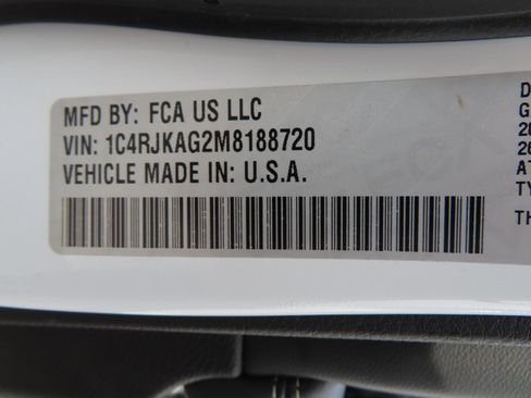 Used 2021 Jeep Grand Cherokee L Laredo image 22