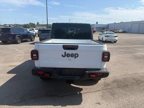 Used 2026 Jeep Gladiator Rubicon w/ Steel Power Dome Hood Package AWD/4WD image 5