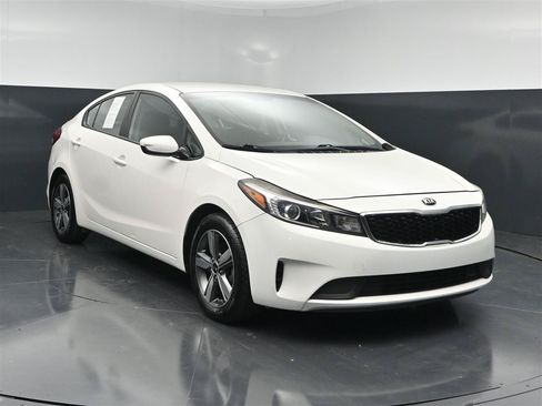 Used 2018 Kia Forte S FWD image 3