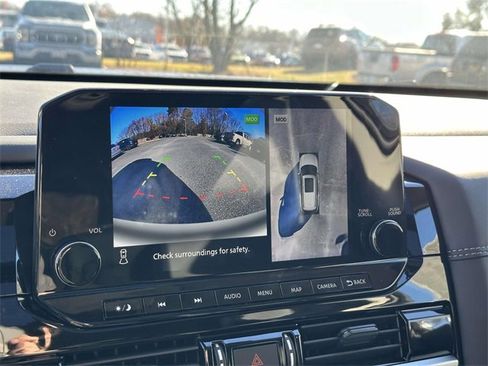 New 2025 Nissan Pathfinder Platinum image 21