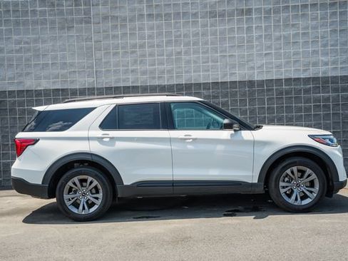 New 2026 Ford Explorer Active w/ Active Comfort Package AWD/4WD image 4