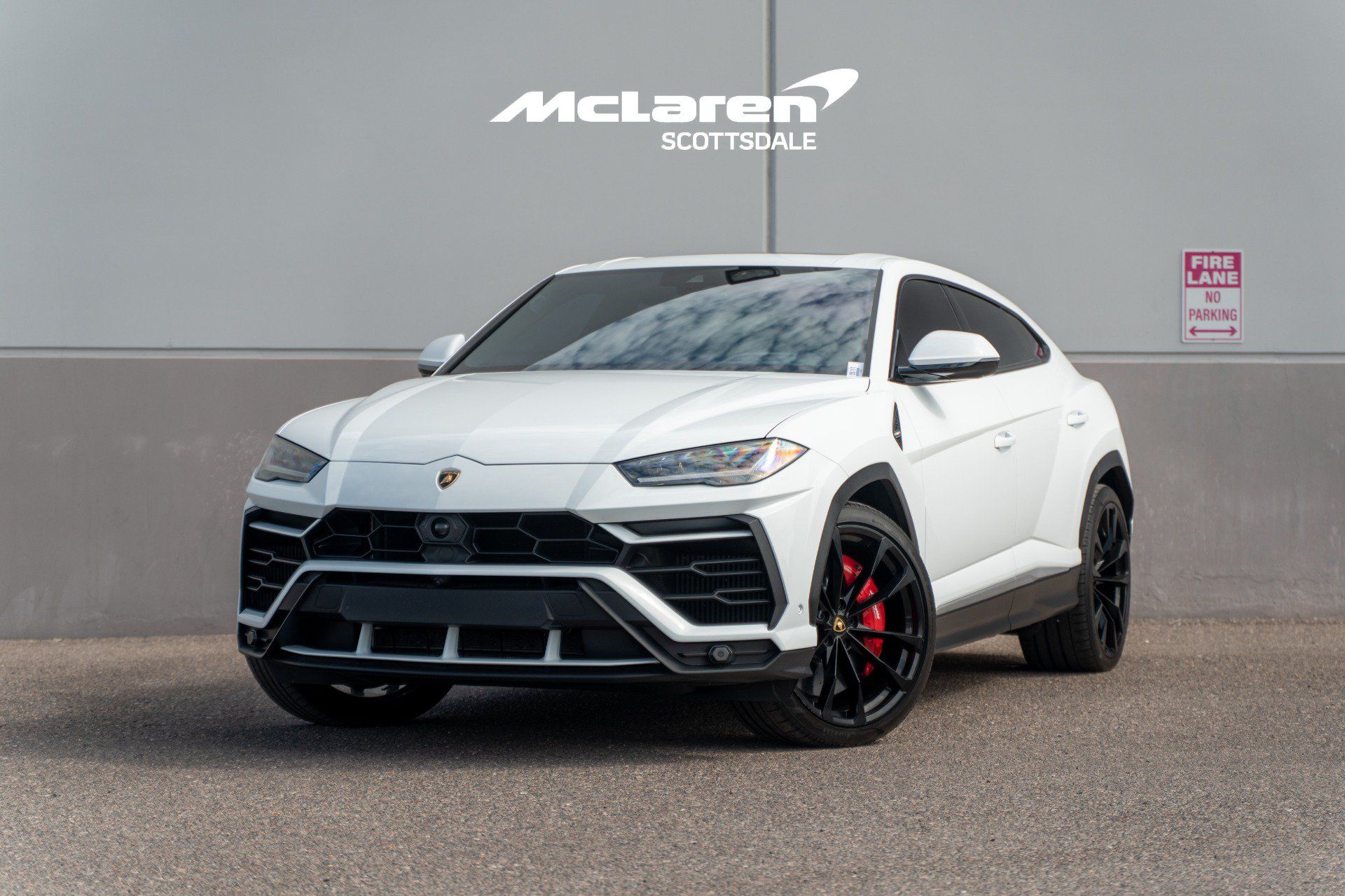 Used 2022 Lamborghini Urus AWD/4WD image 2
